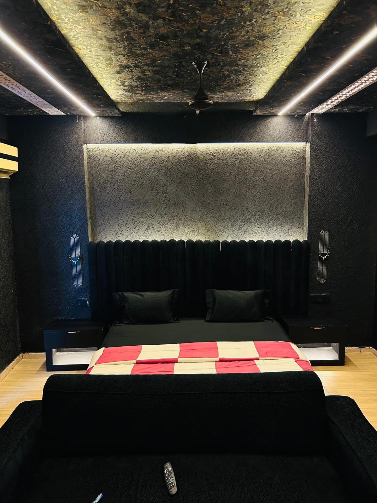 Shades Of Black 2 Hotel Lucknow Exterior foto